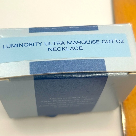 Vintage Avon CZ Marquise Silver Necklace Sparkling Pendant​​​ - Picture 2 of 12